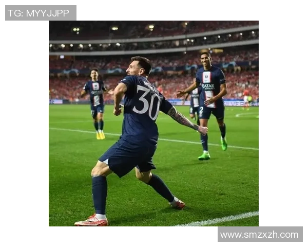 莱万领衔球队新篇章球迷期待他在赛场上的精彩表现与突破进球